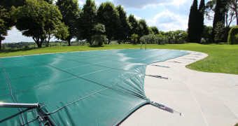 Winter filtering pool cover